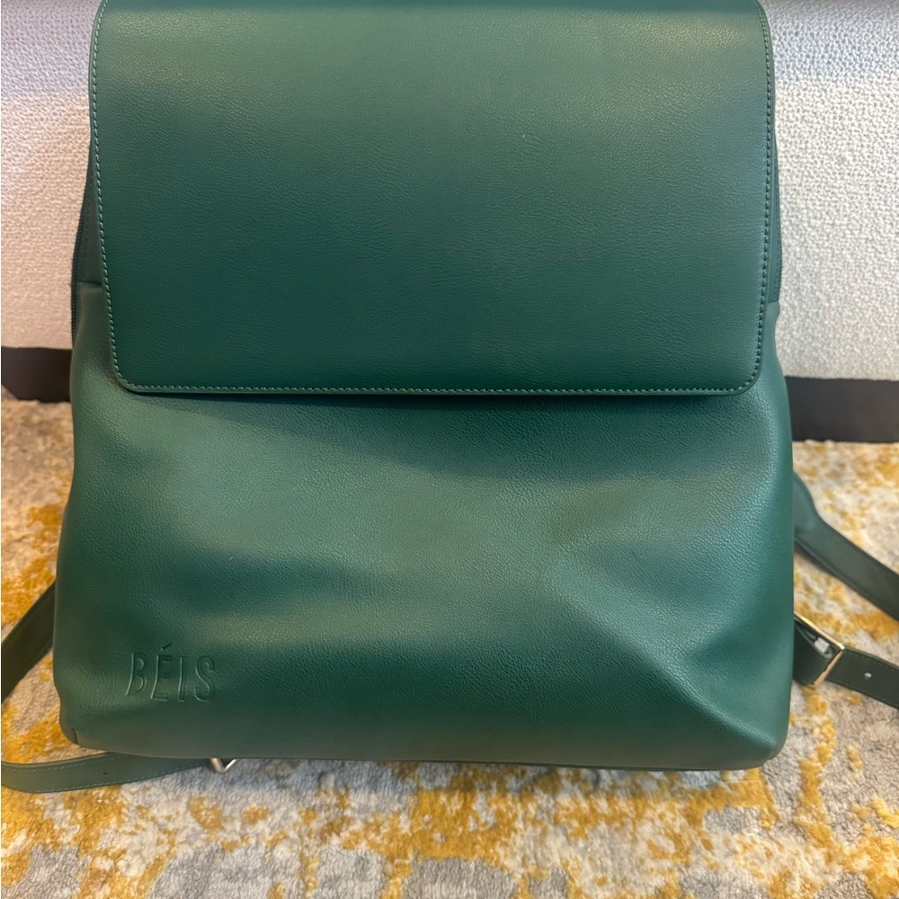 BÉIS Green Backpack